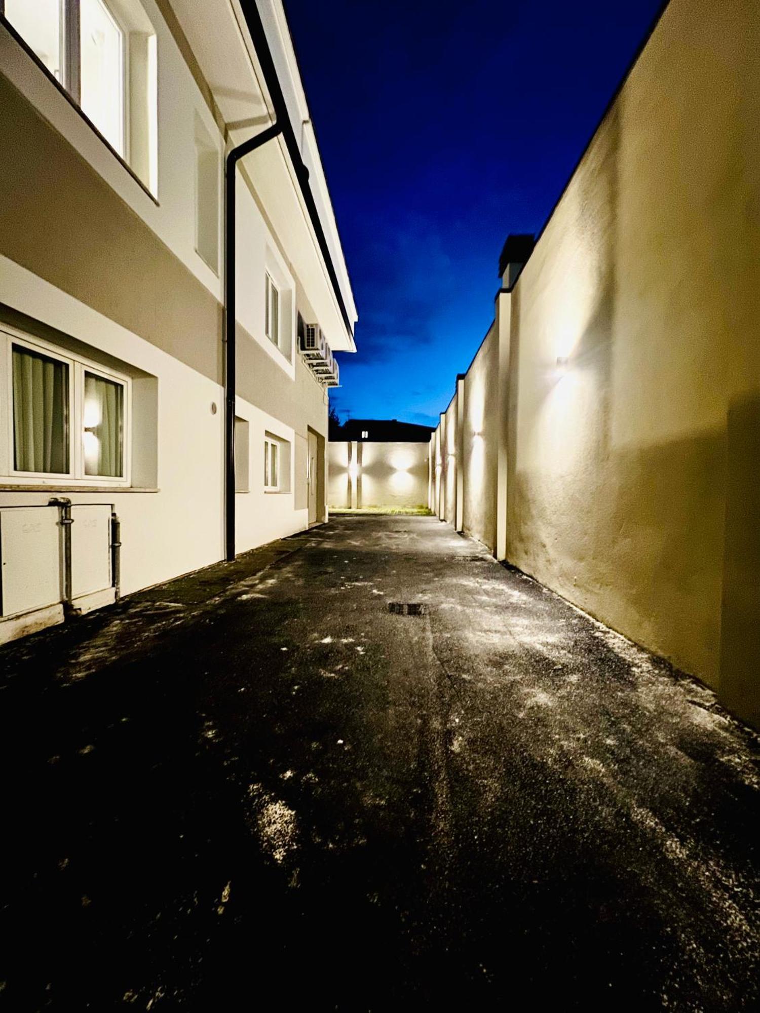 Lucentum Bed and Breakfast Prato  Exteriör bild